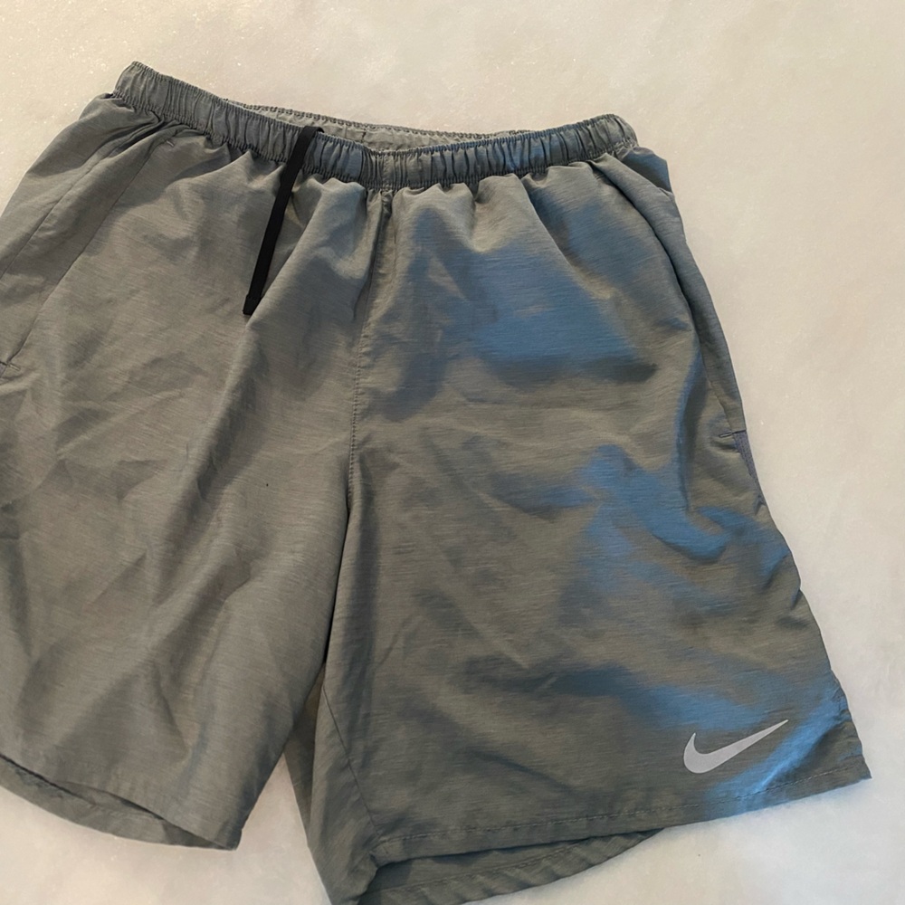 Nike men’s small light weight shorts